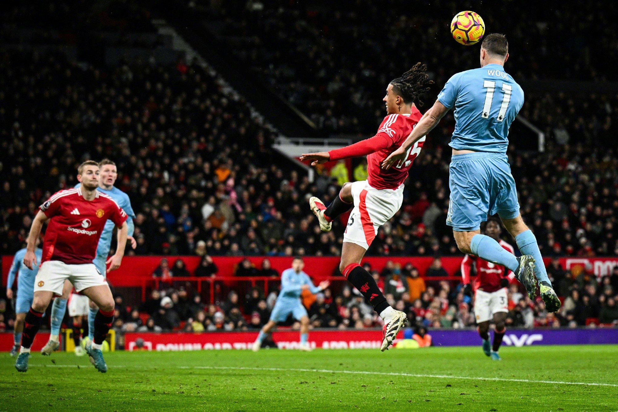 开云体育-曼联失误致命，遗憾出局