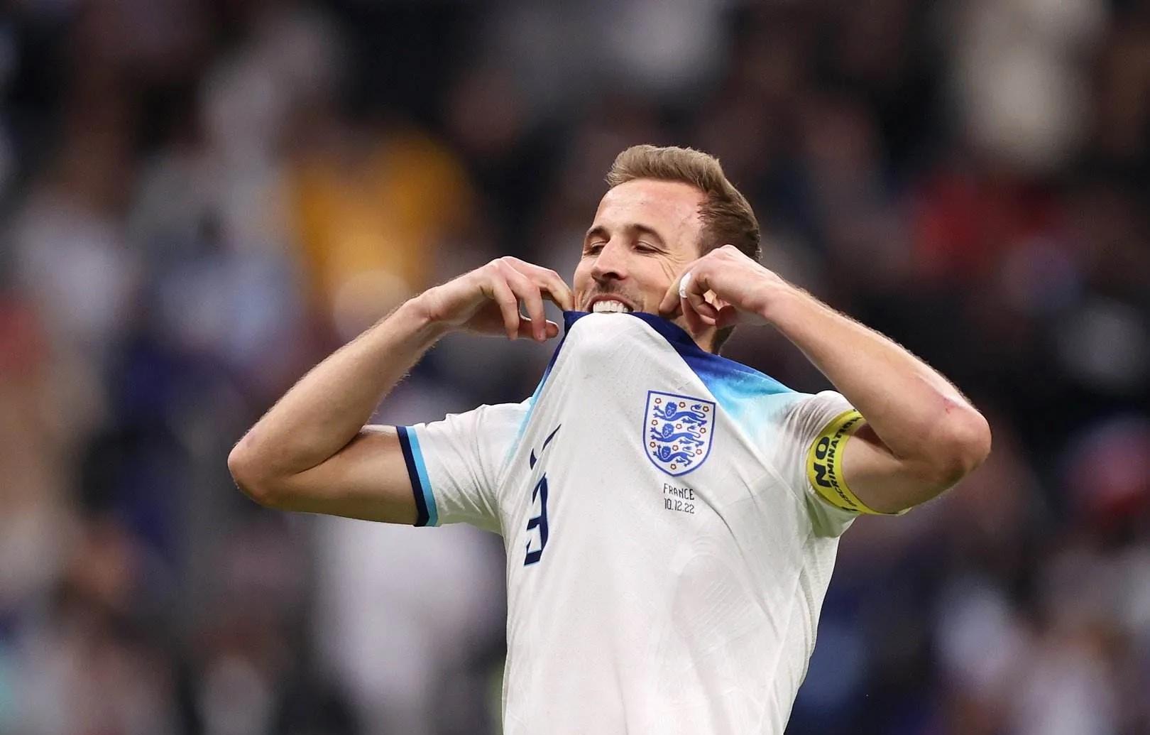 关于精彩绝伦的对决，足球赛场上的悬念无处不在的信息