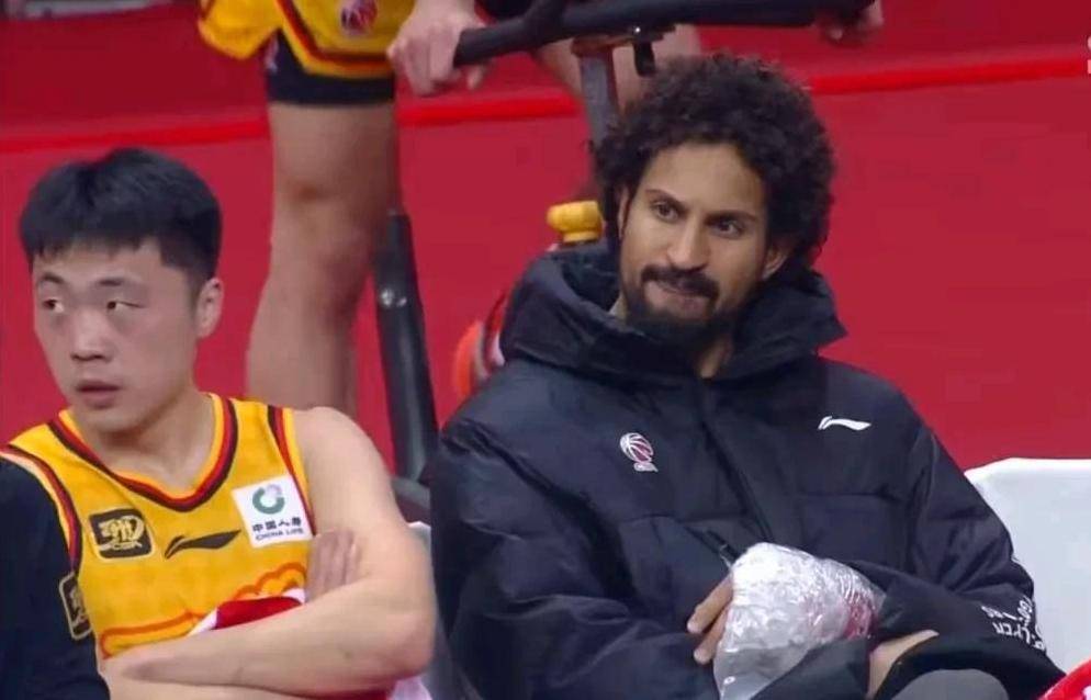 江苏男篮外援发挥突出，贡献全队最高得分