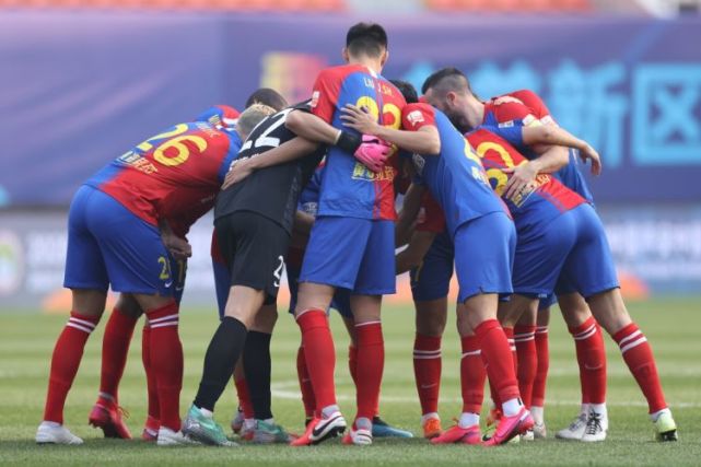 广州富力客场击败劲旅，夺得胜利的简单介绍