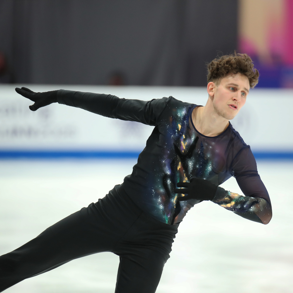 开云体育官方网站-瑞士选手在拳击比赛中获得胜利，挺进半决赛