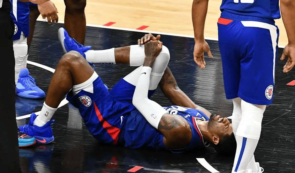 开云官网-包含斐济篮球联赛前锋受伤，球队遭遇困境的词条