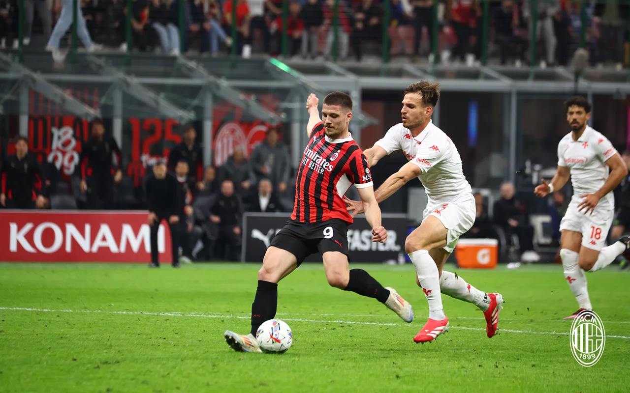 AC米兰客场大败，陷入低谷寻找突破的简单介绍