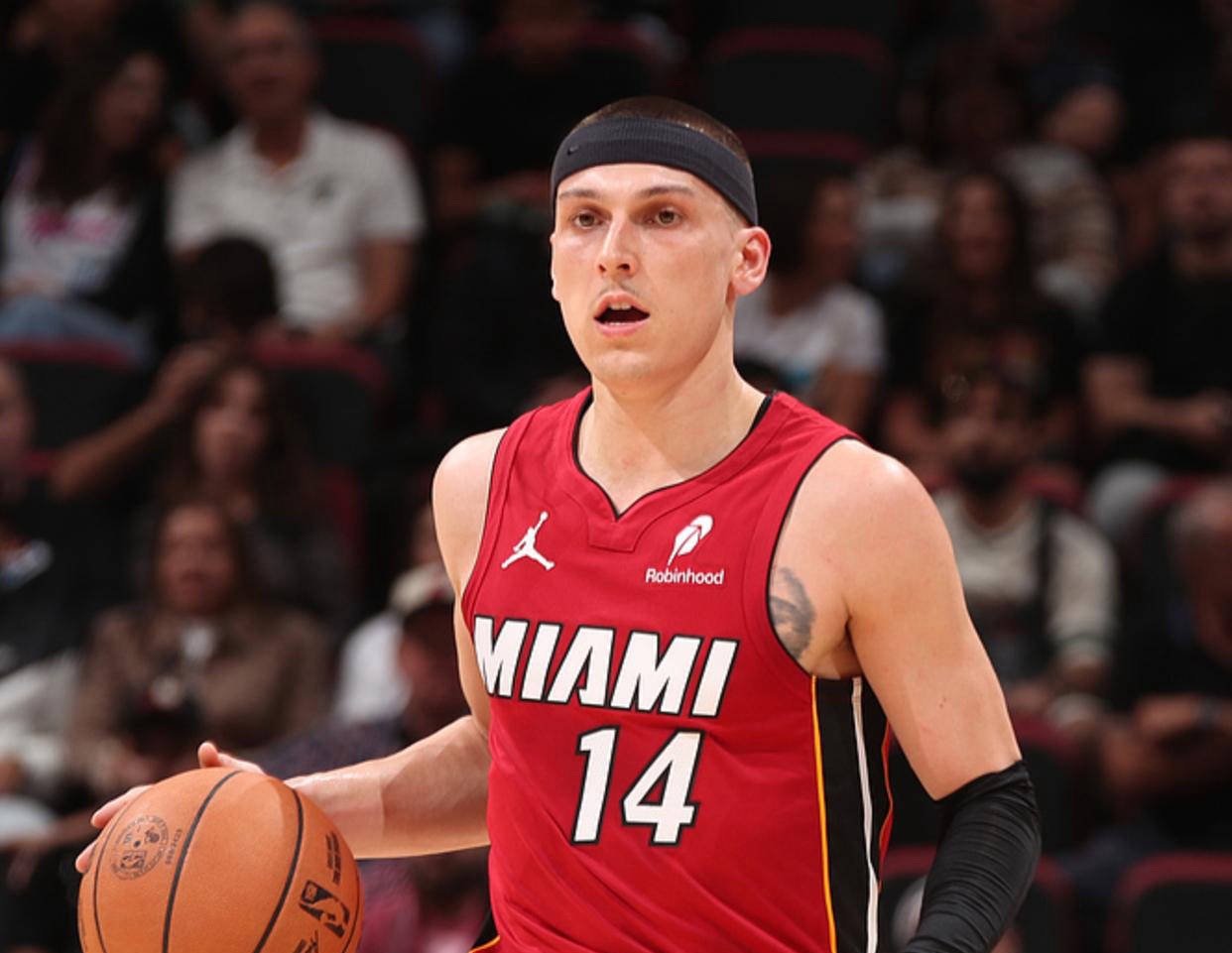 开云体育登录-亚特兰大新秀表现抢眼，成为球队亮点