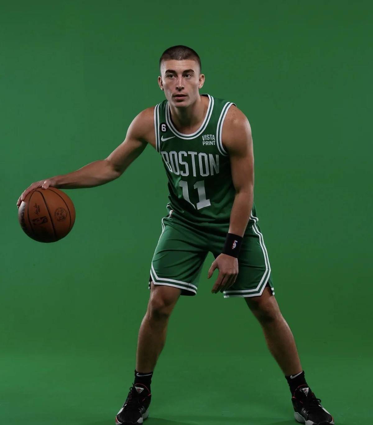 开云下载-关于波士顿凯尔特人全队因飓风影响推迟比赛，备战有所改变的信息