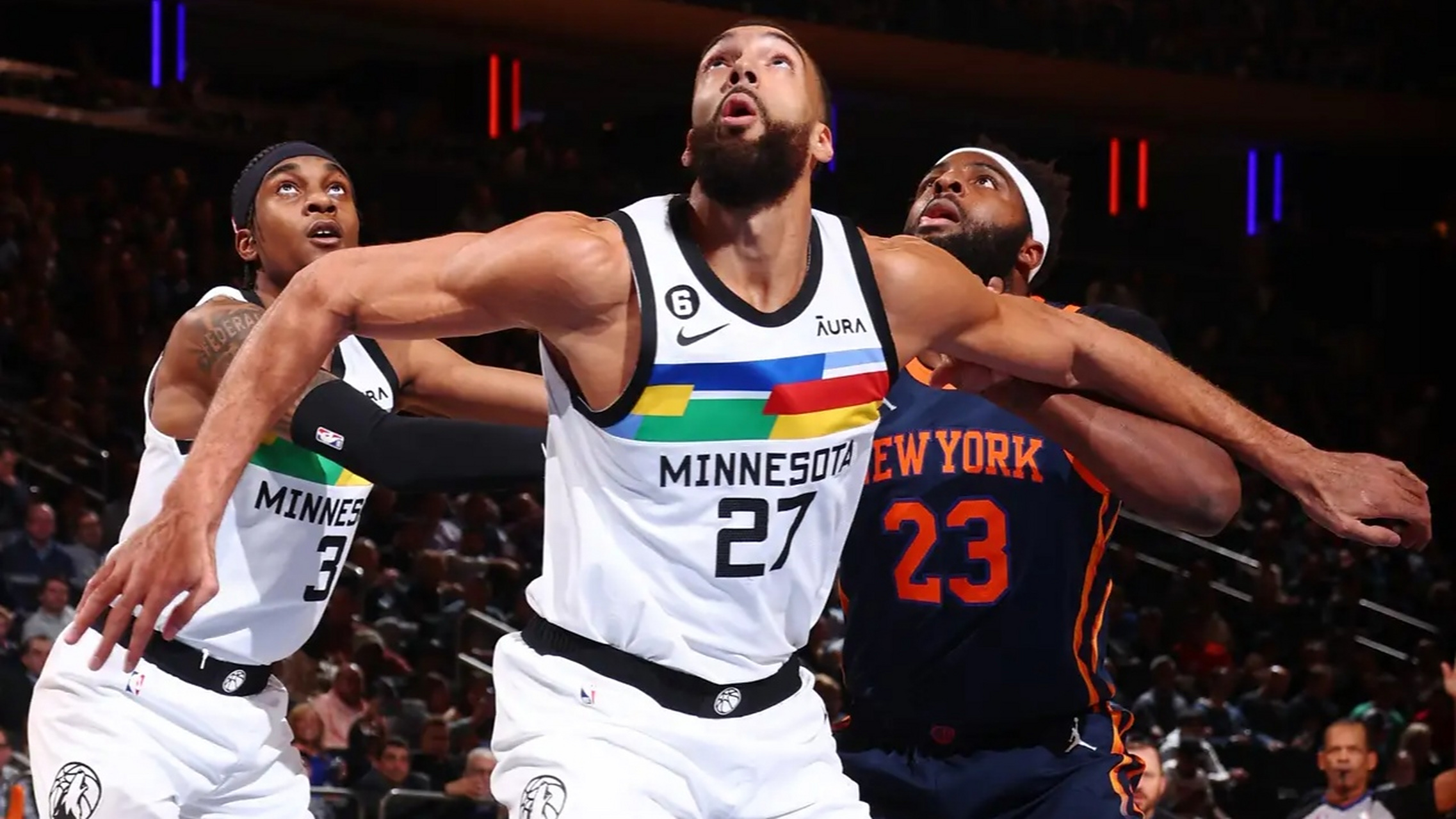 包含森林狼惜败太阳，霍华德砍下27分的词条