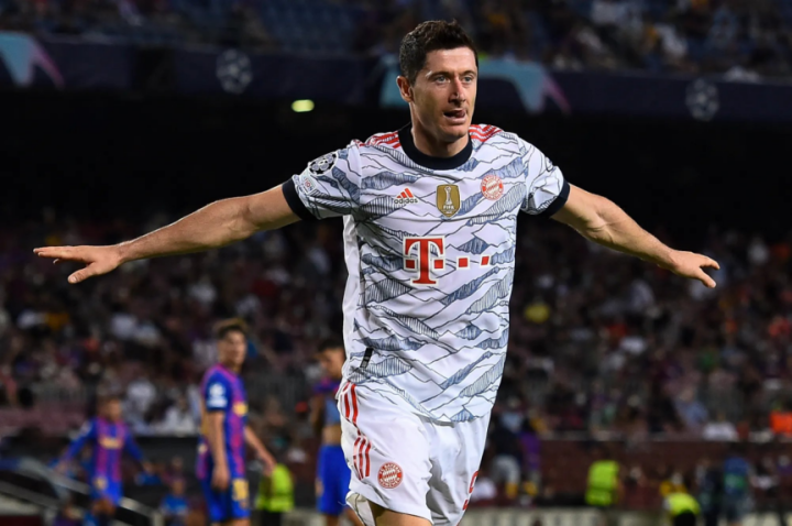 曼联力克摩洛哥,莱万惊艳四座 曼联力克摩洛哥,莱万惊艳四座