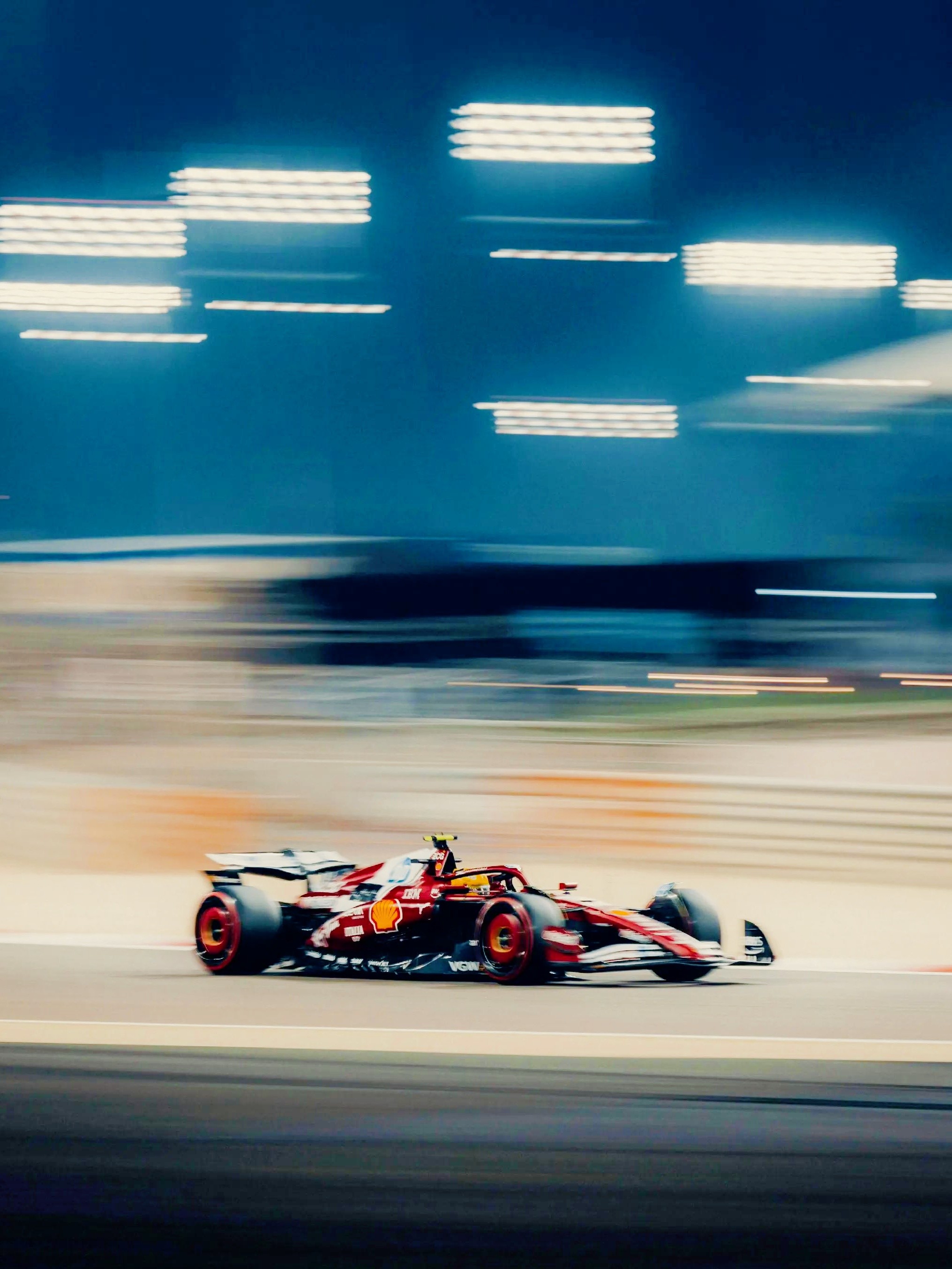 开云体育在线-法拉利绝杀阿斯顿马丁，塞恩斯点燃赛场