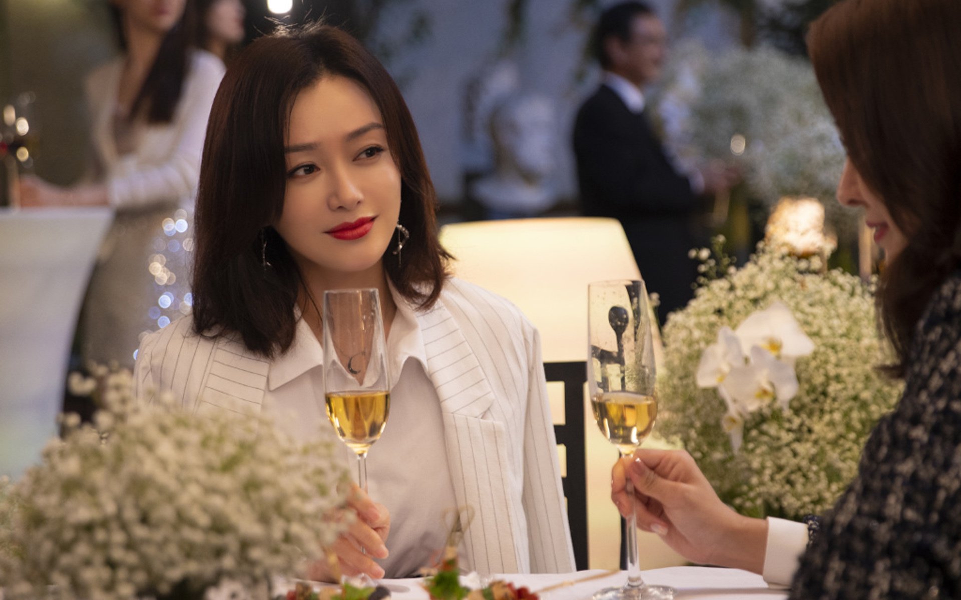 开云体育官方网站-米切尔狂飙37分！广厦主场力克勇士，状态火热再证外援之王